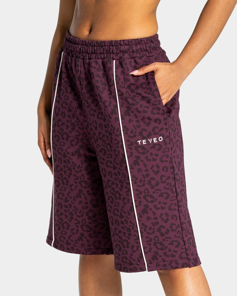 Contrastline Oversized Jorts "Leo Merlot"