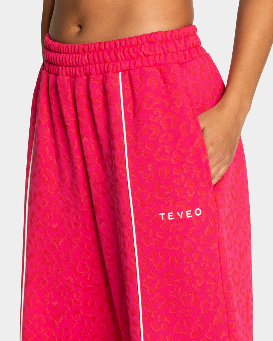 Contrastline Wide Leg Jogger "Leo Berry"